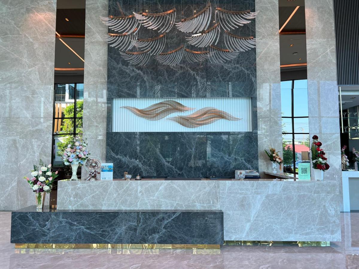 Crystal Srivaree Suvarnabhumi Hotel Ban Khlong Bang Krathiam Exterior foto