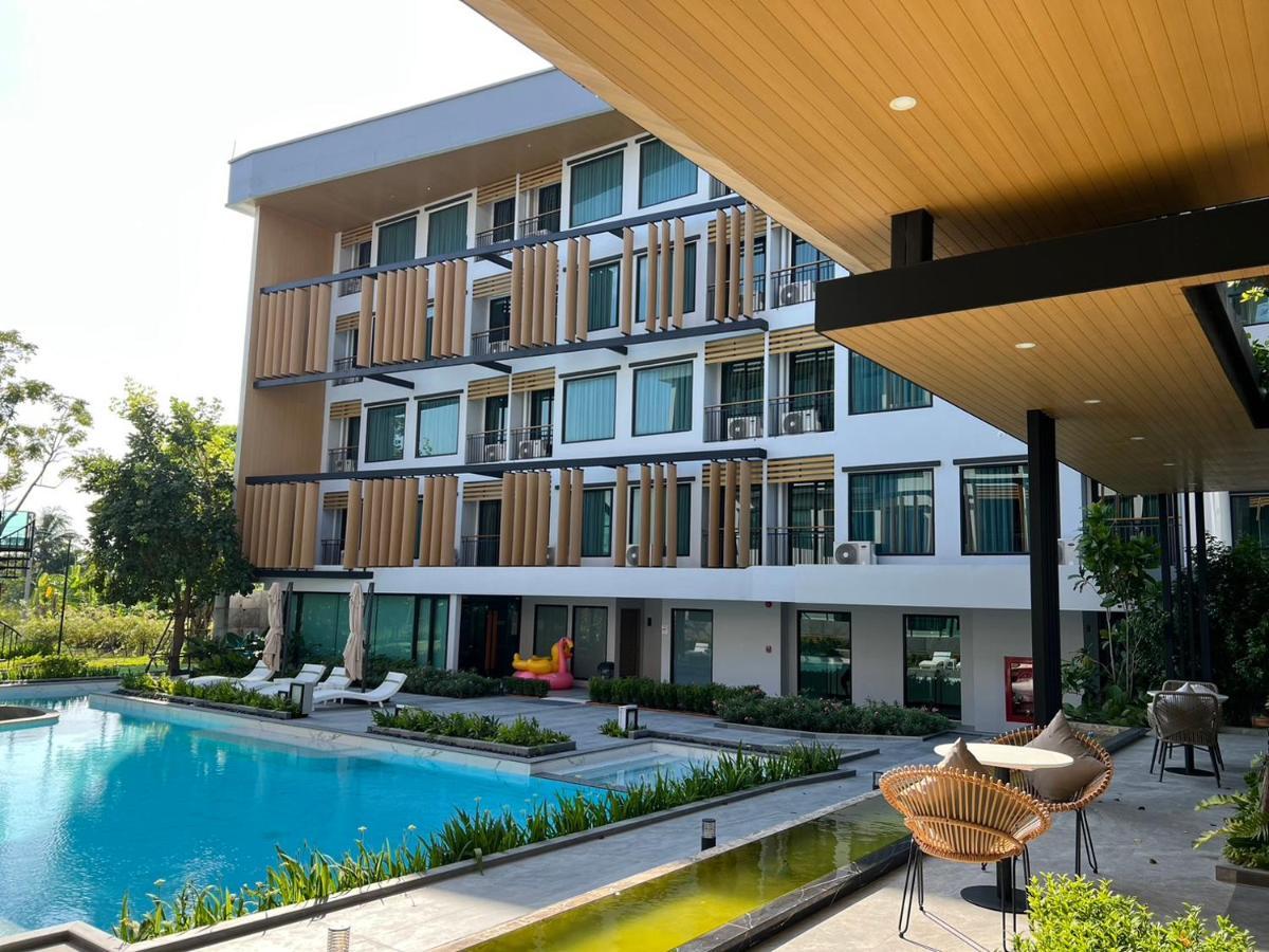 Crystal Srivaree Suvarnabhumi Hotel Ban Khlong Bang Krathiam Exterior foto